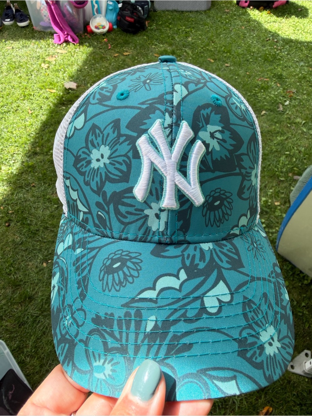 Women’s Yankee Floral Teal Trucker Hat